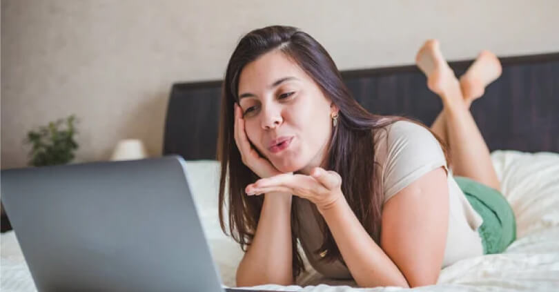 Nudechat-Knigge: 10 sexy Regeln zum Befolgen